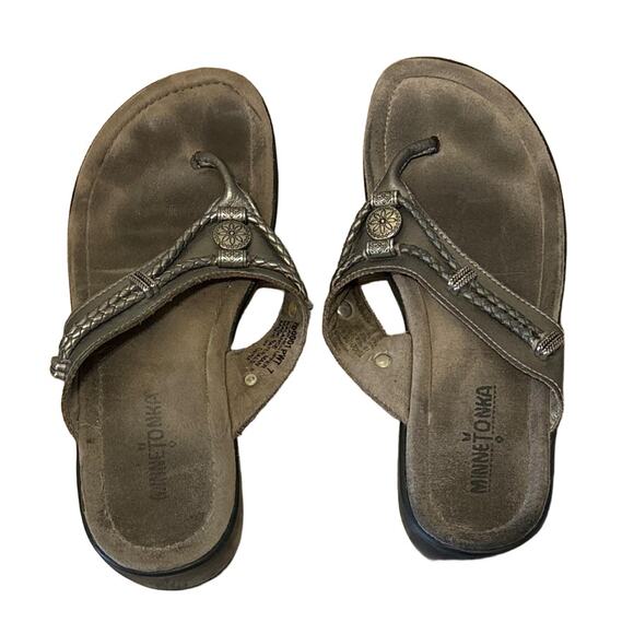 Minnetonka Sandals‎ Women 7 Pewter Silverbay Flip Flop Charm Braid Accent 700001 - Picture 6 of 8